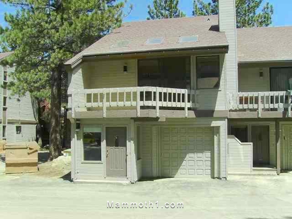 Income Property Rental Property Condo for Sale in Mammoth Lakes AirBNB Townhome Condo Rental in Mammoth Lakes for Sale