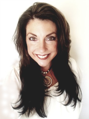 Lynda Barzee