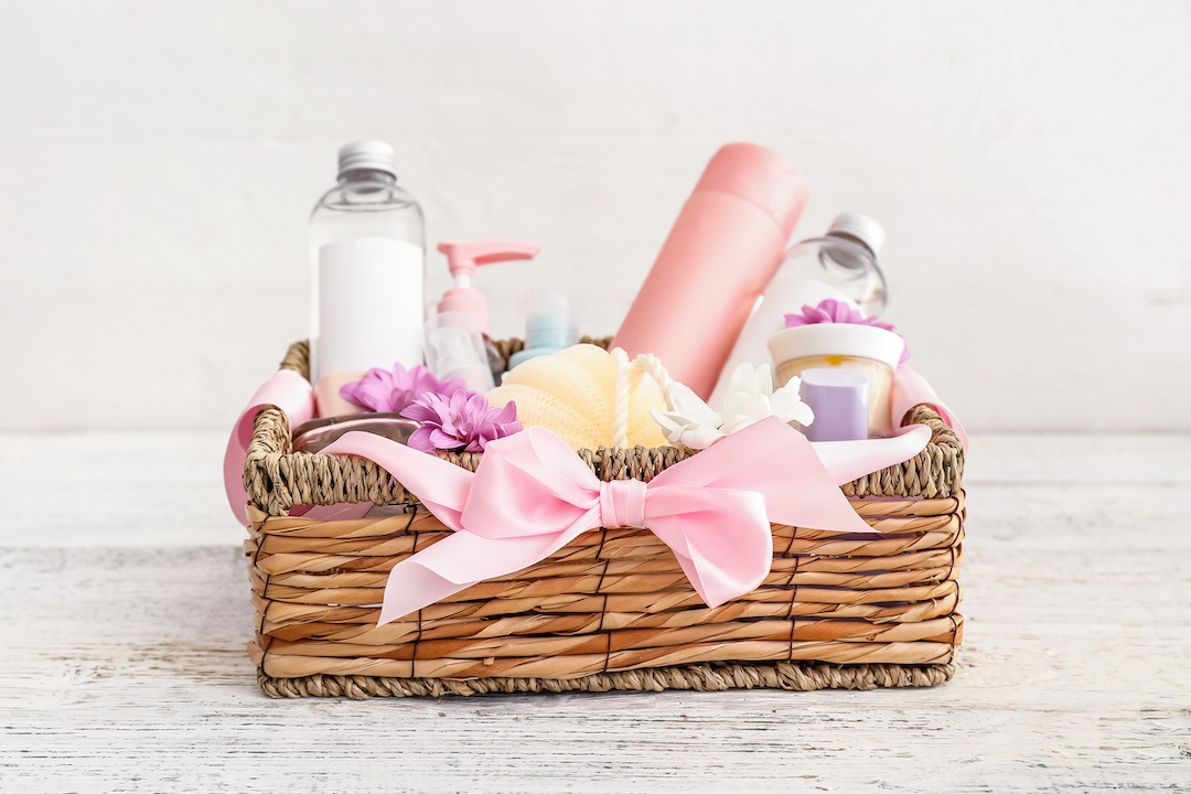 https://assets.site-static.com/blogphotos/1896/33136-gift-basket.jpg