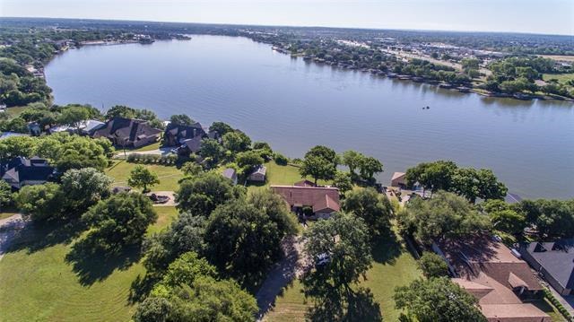 Acreage and 200 Ft of Lakefront Property on Lake Granbury