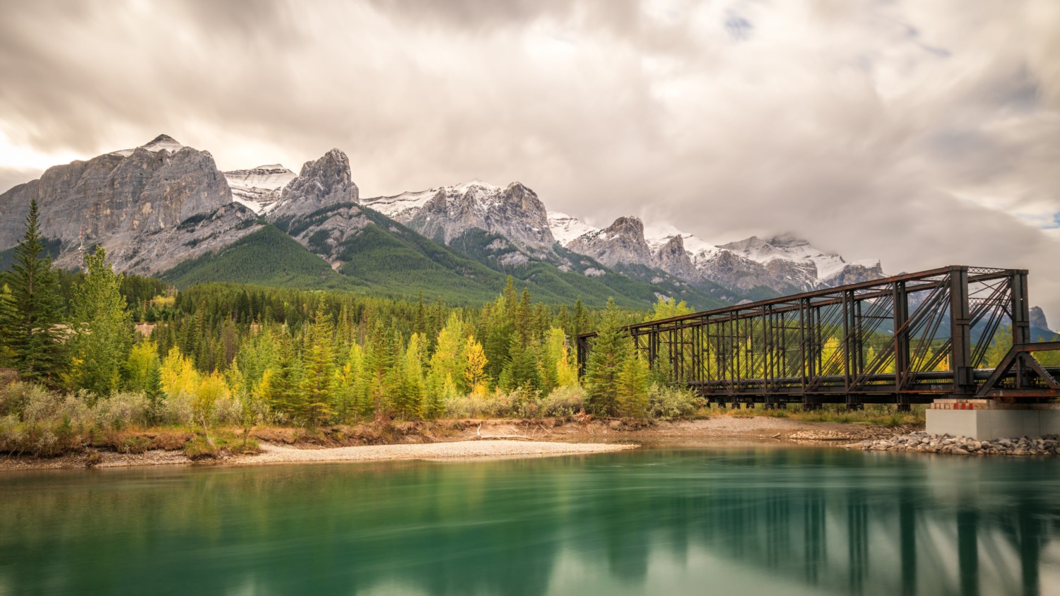 Here are the top activities to try in Canmore Alberta this fall.