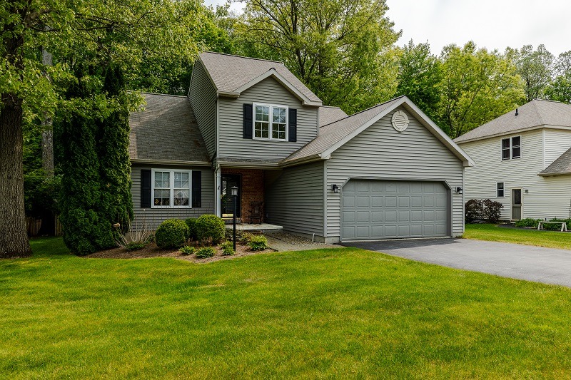 Summer Wind Home in Saratoga Springs with lake Lonely Access