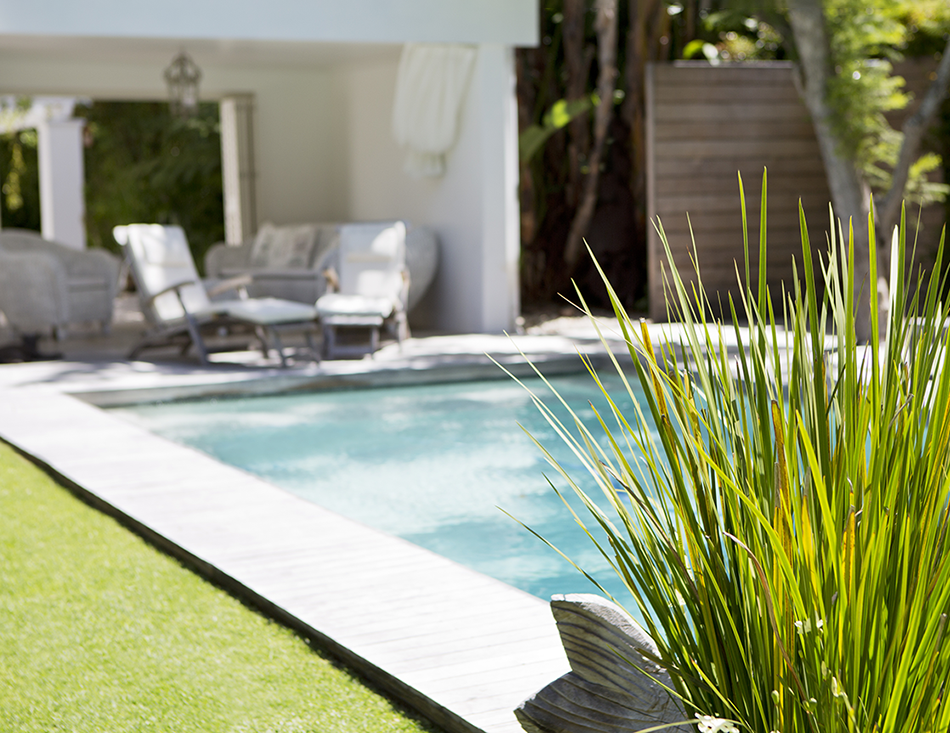selling a house with a pool