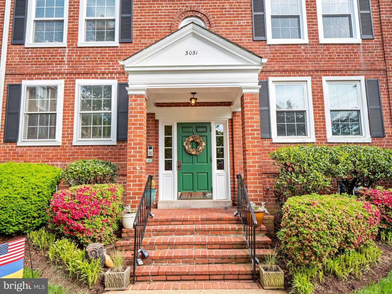 WOW!! Fairlington Villages Condo for Sale is a Stunner!