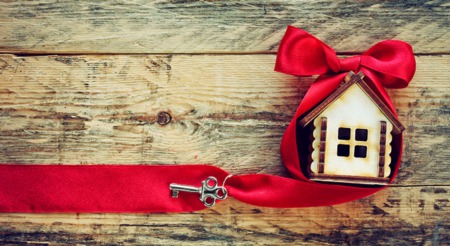 This year more than ever it makes sense to put your home for sale during the holidays