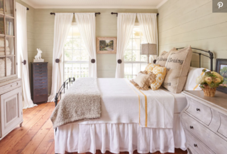 15 Cozy Bedrooms That Nail the Farmhouse Aesthetic