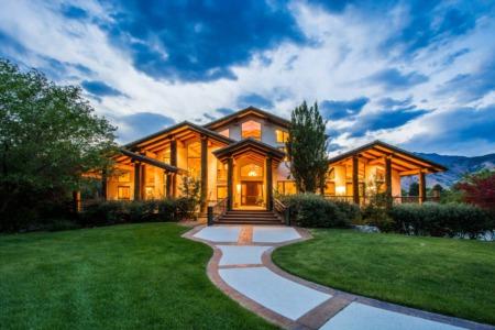 14 No-Brainer Reasons Why You Should Use a Real Estate Agent to Sell Your House