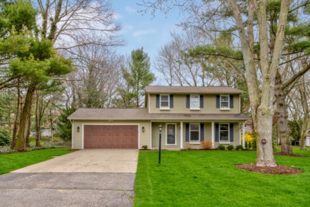 51 Navajo Ave, Holland, MI 49424