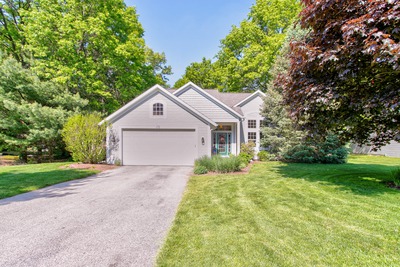 172 Woodwind Dr, Holland, MI 49424