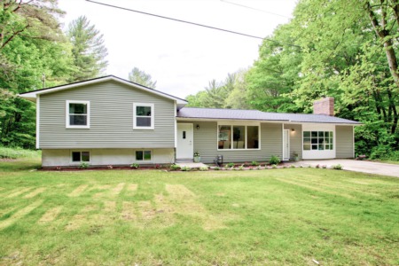 16965 Quincy St, Holland, MI 49424