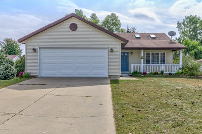 13150 Thistlewood Ln, Holland, MI 49424