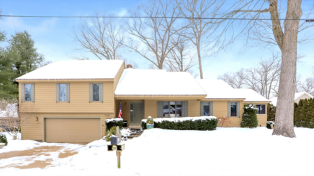 438 Spruce St, Holland, MI 49424