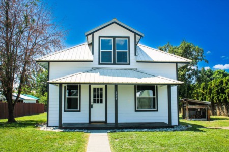 Fully Remodeled 3 bed | 1.75 bath Farmhouse in Mansfield
