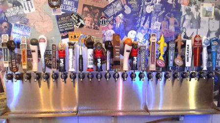 Business Spotlight: Huntington Street Bar & Grill