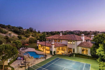 Calabasas Estate Maximizes Outdoor Living With First-Class Security