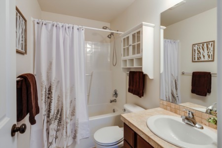 Bathroom Staging Tips from Professional Home Stagers