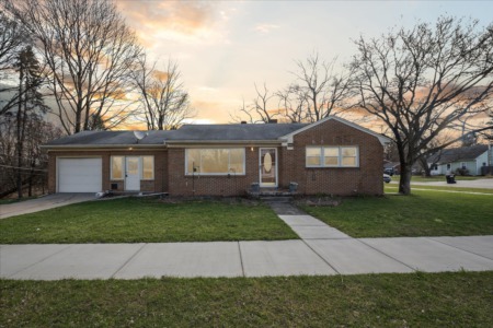 204 N Benjamin St, Fowlerville MI 48836, 2 bedroom home in Fowlerville Schools