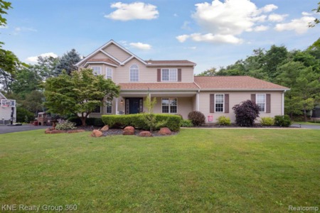 {SOLD} 4080 Forest Edge Drive Commerce Twp MI 48382, 3 bedroom home in Huron Valley Schools
