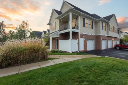 {SOLD}1106 Rial Lake Drive, Howell Twp MI 48843, 2 bedroom condo in Howell Schools