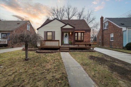 {SOLD}3008 Ivy Wood Circle Howell MI 48855 4 bedroom home in Howell Schools