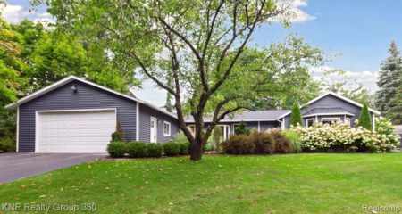 {SOLD}1513 N Orchard Dr Traverse City MI 49686, 3 bedroom home in Traverse City Schools