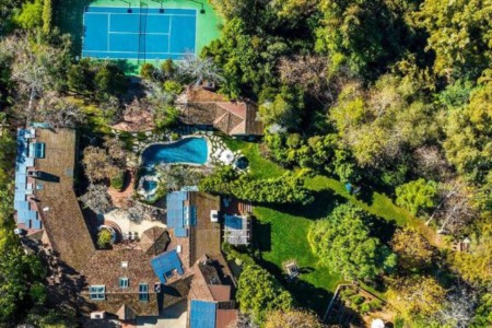 Jim Carrey Lists his Brentwood Estate for $28.9 Million