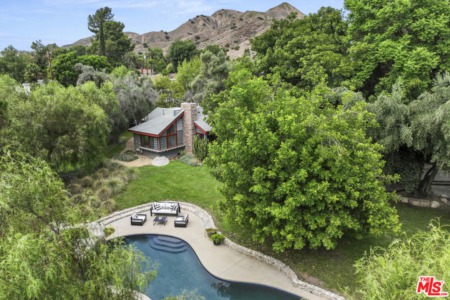  The Hollywood Dream Meets Equestrian Elegance: Patrick Swayze's Former Ranch, Rancho Bizarro, Hits the LA Market