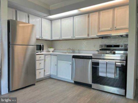 973 Stratford Court, State College