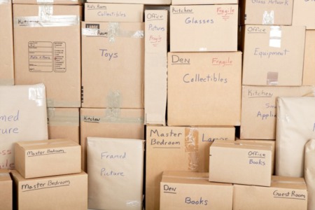 Moving and Selling At the Same Time: 7 Invaluable Tips
