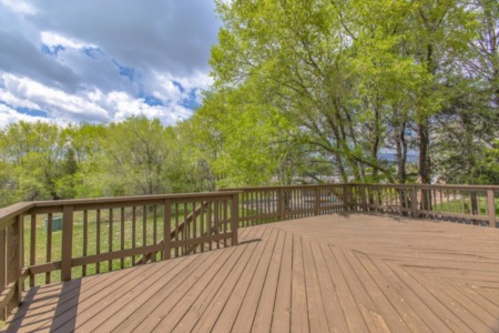What to Know About Installing a Deck
