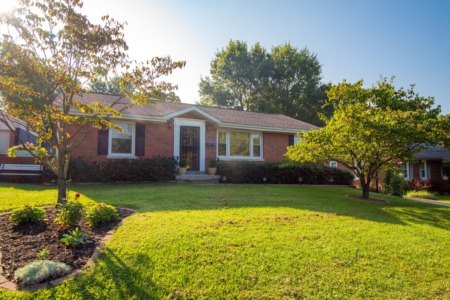 Hot New Listing in the Heart of Lexington's Gardenside Neighborhood. Beautiful ranch at 1720 Shenandoah Drive Lexington KY 40504 can be yours. Get a sneak peek!