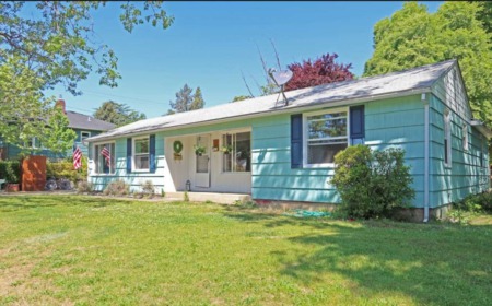 2111 Hillcrest Rd., Medford, Oregon 97501