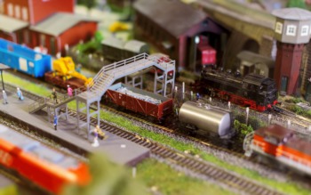Visit the Holiday Trains Exhibit in Yew Dell Gardens This December