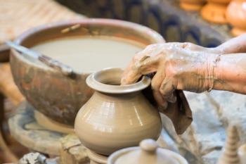 Visit Louisville Stoneware This December