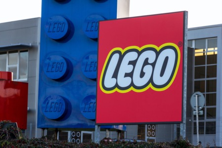 Assist a Master Lego Builder at the Lego Store February 22