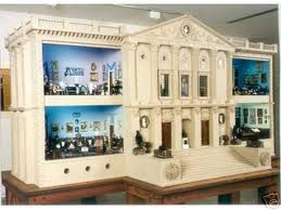 Dollhouses on Display at Locust Grove