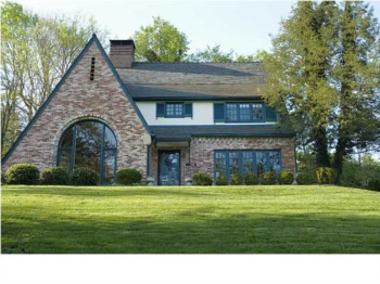 The Beautiful Cherokee Gardens Subdivision in Louisville