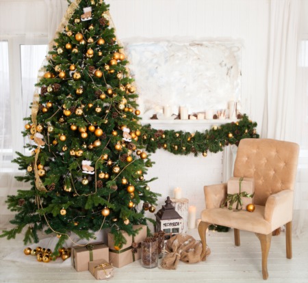 ‘Tis the Season: Holiday Decorating When Your Home’s for Sale