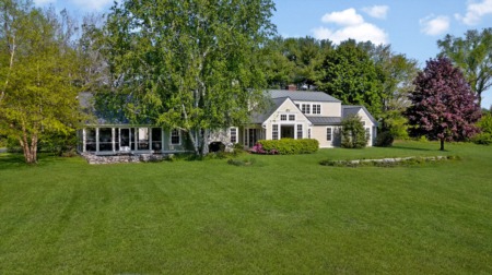 New London Estate on 12 Acres
