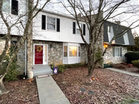 3313 Stonehenge Square Roanoke VA 24018 : New On The Market