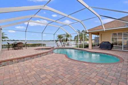 New Listing - 461 Archaic Drive in Winter Haven - Lakefront Home For Sale