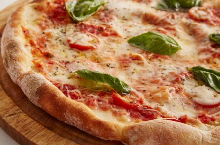 New Pizzeria in Tampa Bay, Treats Locals with 500 Complimentary Slices