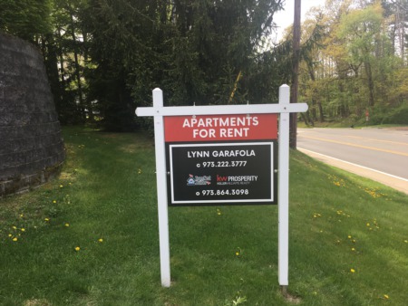 Rare 55+ Apartment Available in Seasons at Sparta!