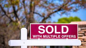 Dealing With Multiple Offers: Tips for Selling