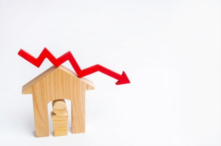 Canadian Home Sales Drop 10.7 Percent in June 