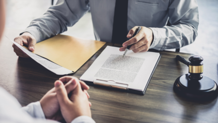 LEGAL MISTAKES TO AVOID WHEN BUYING OR SELLING A HOME