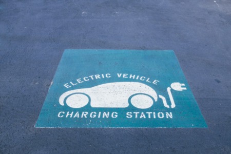 Virginia Implements EV Right to Charge Law for HOAs