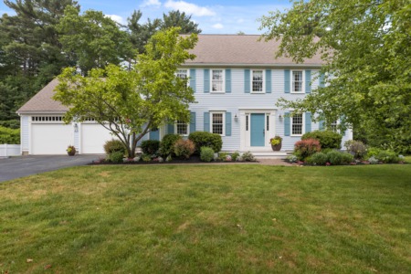 21 Heritage Trail, Scituate