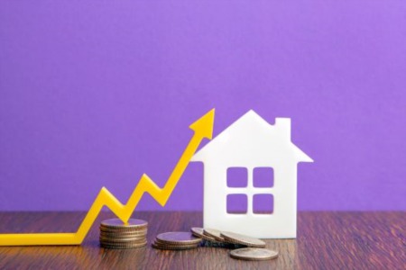 Confused About the Housing Market? Lean on a Professional!