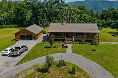 Video walk through of 183 Four Oaks Lane Caldwell, WV!